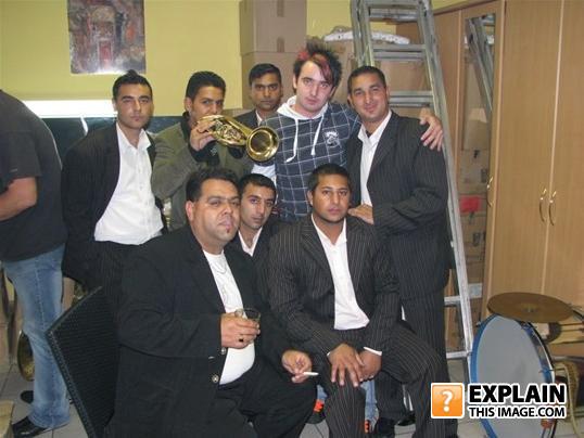 Kmet_joze_med_svojimi